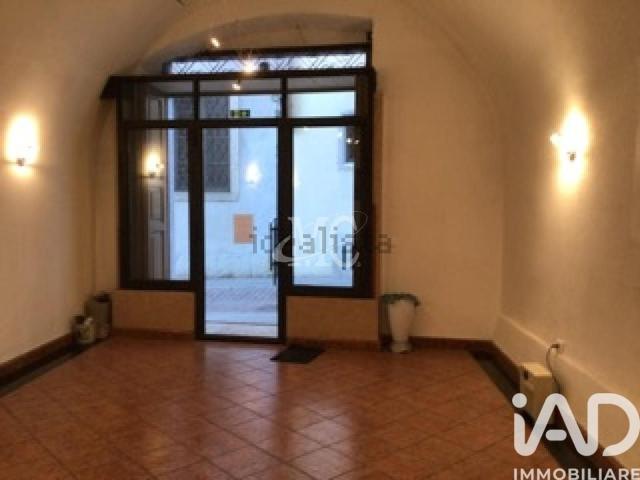 Locale Commerciale in vendita a Comunità della Vallagarina, Borgo Sacco