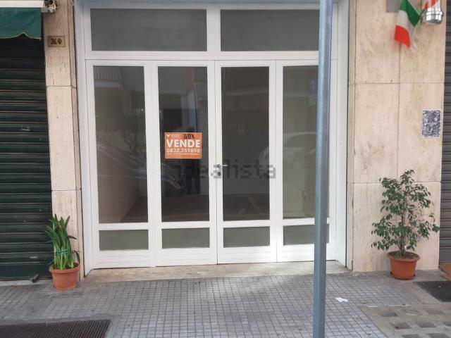 Locale Commerciale in vendita a Puglia, Lecce