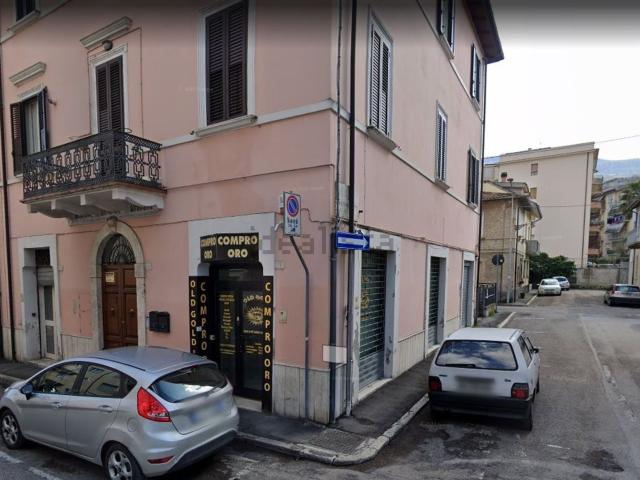 Locale Commerciale in vendita a Porta Maggiore, Marche