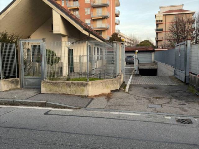 Locale Commerciale in vendita a Piemonte, Torino