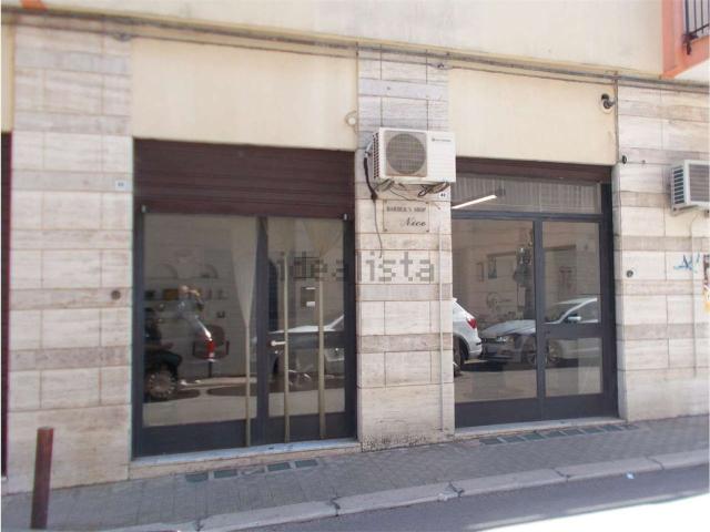 Locale Commerciale in vendita a Puglia, Bari