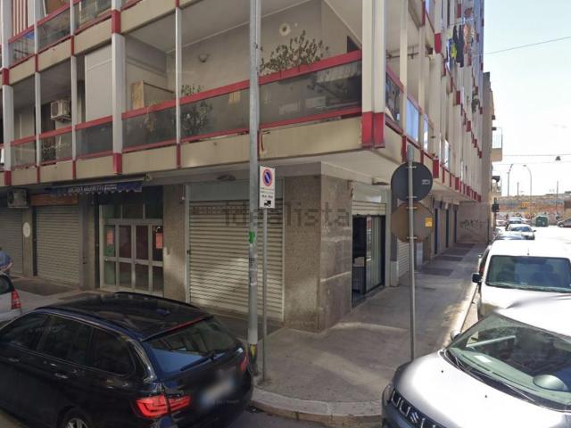 Locale Commerciale in vendita a Centro, Barletta
