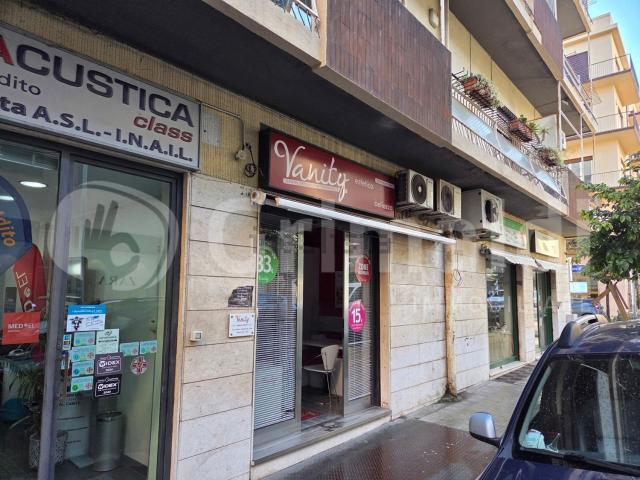 Locale Commerciale in vendita a IV Circoscrizione, Messina