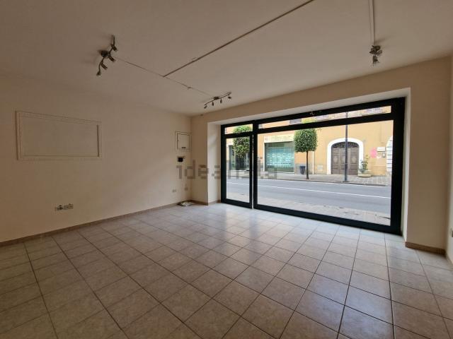 Locale Commerciale in vendita a Comunità montana della Valle Sabbia, Gavardo