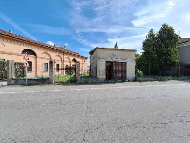 Locale Commerciale in vendita a Caselle Landi, Lombardia