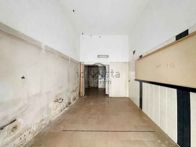Locale Commerciale in vendita a Borgovilla, Barletta