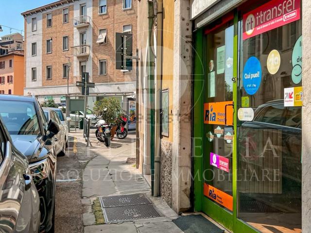 Locale Commerciale in vendita a Zona Centro, Brescia