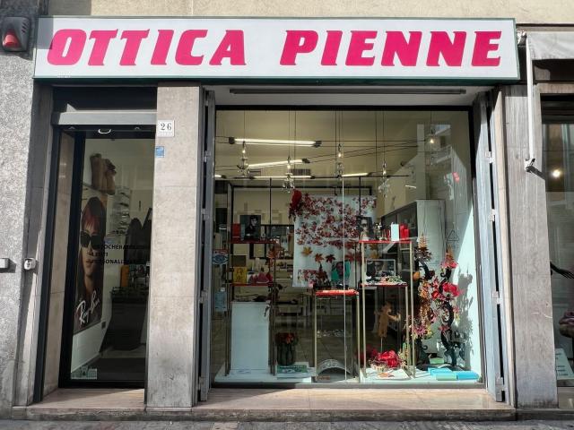 Locale Commerciale in vendita a Mestre-Carpenedo, Venezia