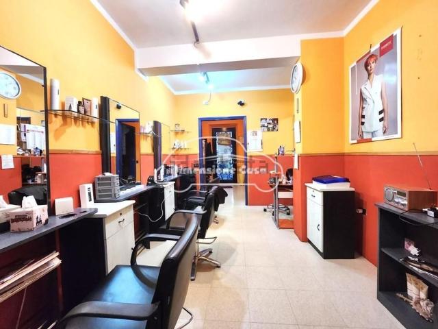 Locale Commerciale in vendita a Tempagnano di Lunata, Bagni Di Lucca Ponte