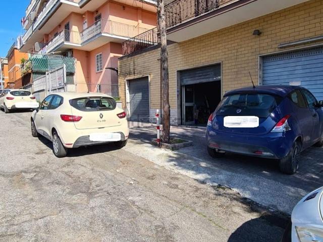Locale Commerciale in vendita a Villa Verde, Roma Capitale