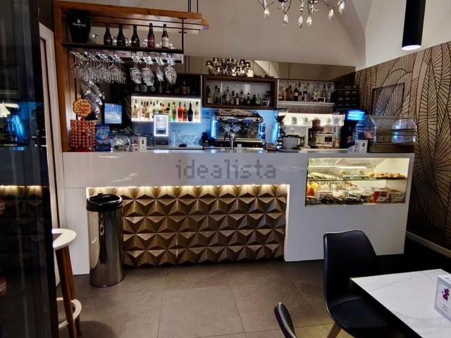 Locale Commerciale in vendita a Puglia, Taranto