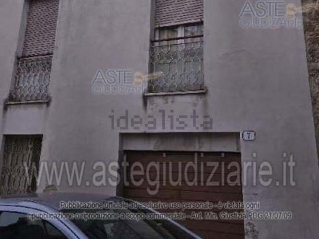 Locale Commerciale in vendita a Marche, Ancona
