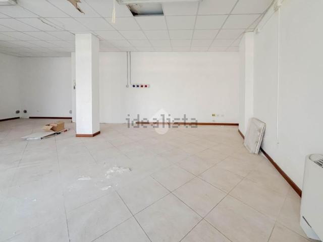 Locale Commerciale in vendita a Curno, Lombardia