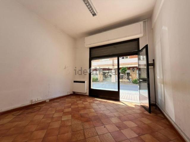 Locale Commerciale in vendita a Piemonte, Alessandria