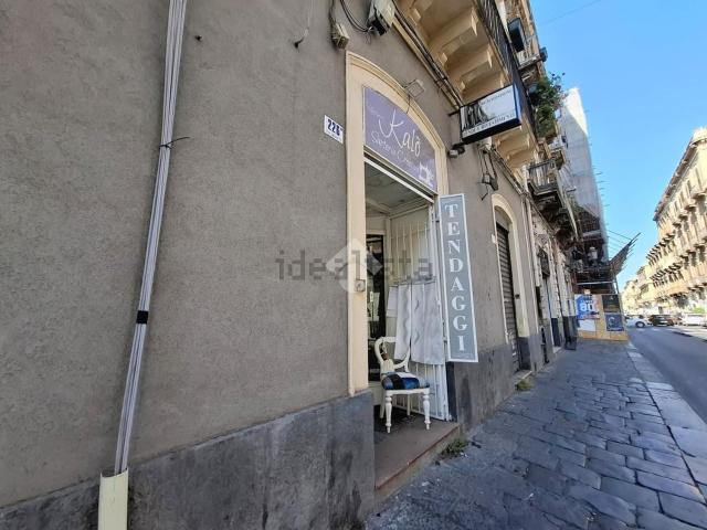 Locale Commerciale in vendita a Borgo-Sanzio, Catania