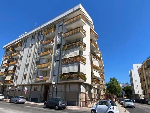 Locale Commerciale in vendita a Puglia, Barletta-andria-trani