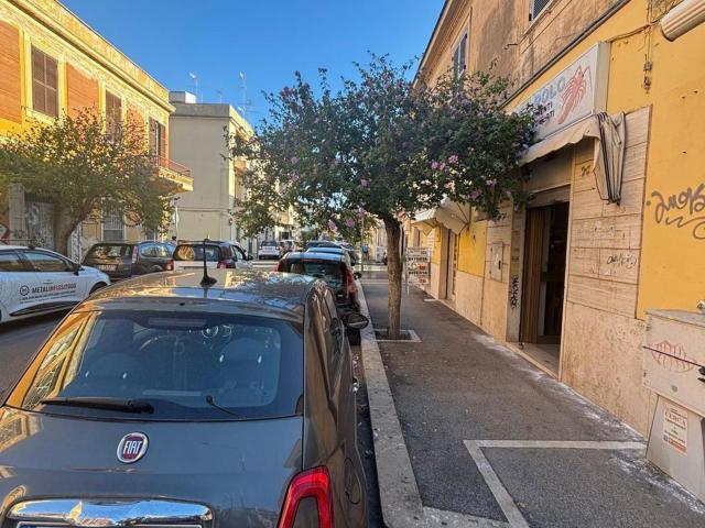 Locale Commerciale in vendita a Borgo Medievale, Roma Capitale