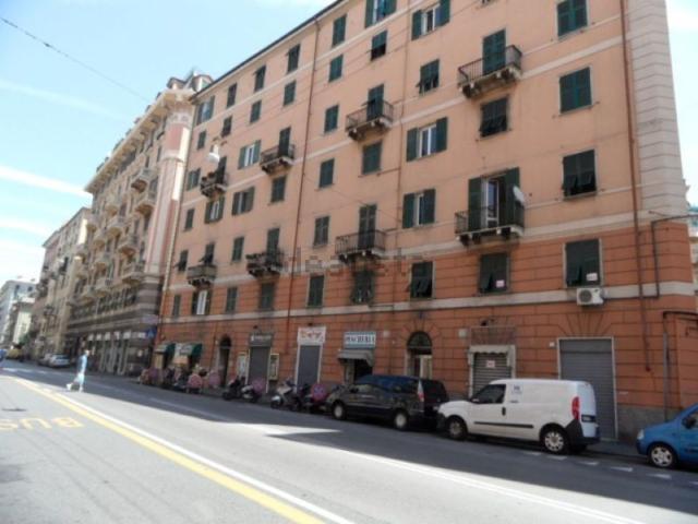 Locale Commerciale in vendita a Centro Ovest, Serra Riccò