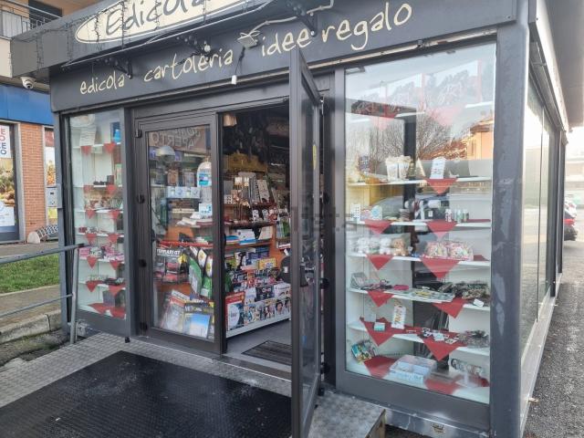 Locale Commerciale in vendita a Magenta, Lombardia