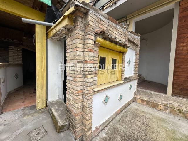 Locale Commerciale in vendita a Silvi, Abruzzo