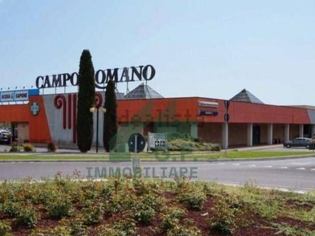 Locale Commerciale in vendita a Schio, Veneto