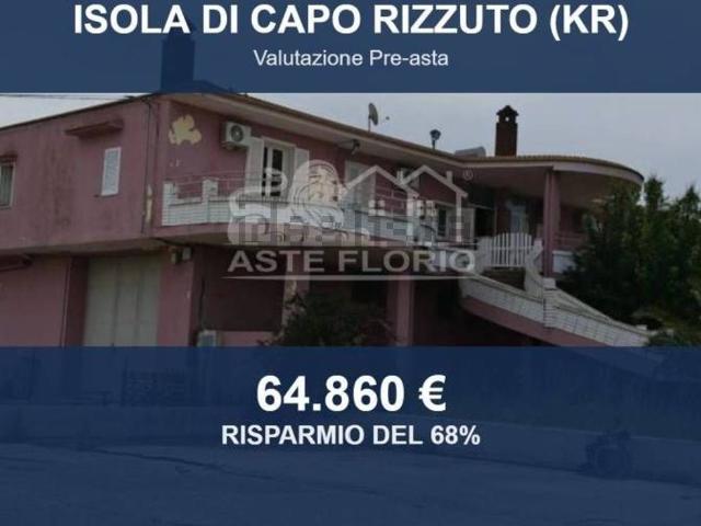 Locale Commerciale in vendita a Calabria, Crotone