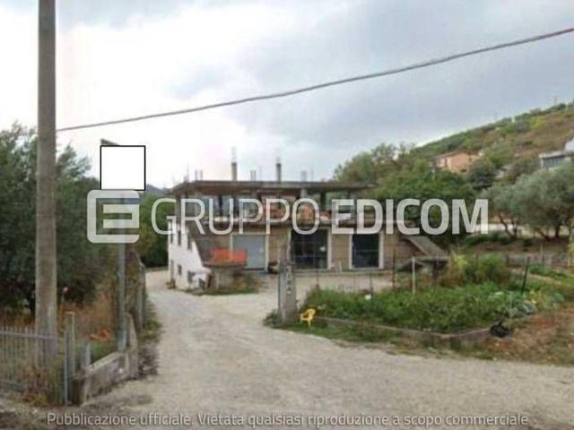 Locale Commerciale in vendita a Ariano Scalo, Ariano Irpino