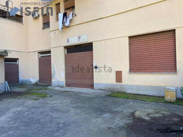Locale Commerciale in vendita a Popilia, Calabria