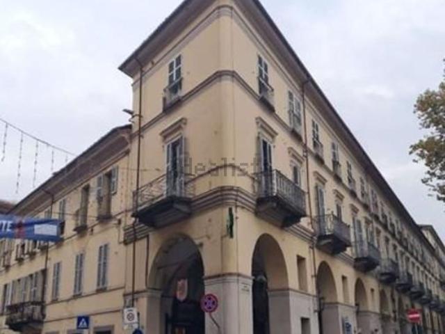 Locale Commerciale in vendita a Rione San Secondo, Piemonte