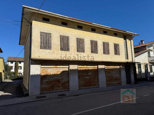 Locale Commerciale in vendita a Ruda, Friuli-Venezia Giulia