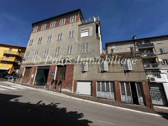 Locale Commerciale in vendita a Marche, Fermo