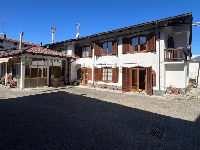 Locale Commerciale in vendita a Balme, Piemonte
