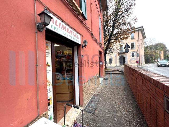 Locale Commerciale in vendita a Unione dei comuni Valli del Reno, Lavino e Samoggia, Zola Predosa