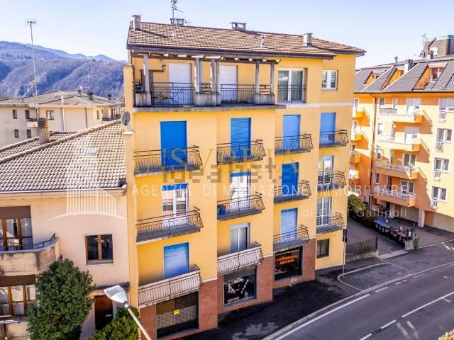 Locale Commerciale in vendita a Comunità Montana Valli del Verbano, Luino