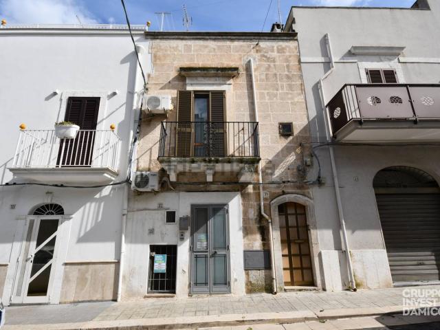 Locale Commerciale in vendita a Puglia, Brindisi