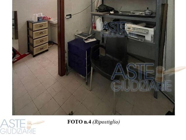 Locale Commerciale in vendita a Borgo-Sanzio, Catania