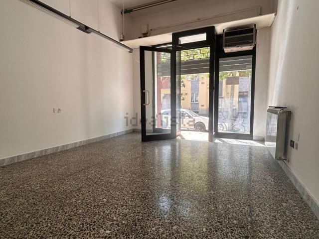 Locale Commerciale in vendita a Nuovo Circondario Imolese, Imola