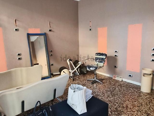 Locale Commerciale in vendita a Piemonte, Alessandria