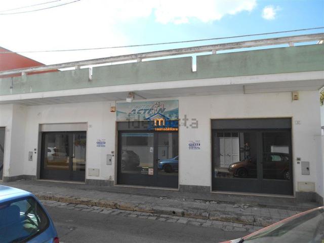 Locale Commerciale in vendita a Puglia, Lecce