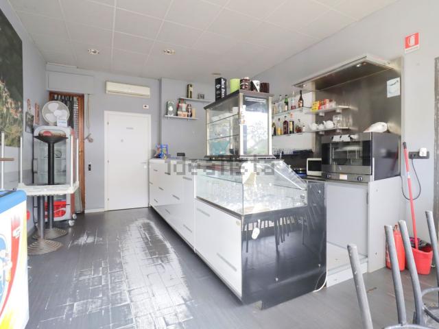 Locale Commerciale in vendita a Cremolino, Alessandria