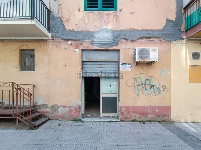 Locale Commerciale in vendita a III Circoscrizione, Messina