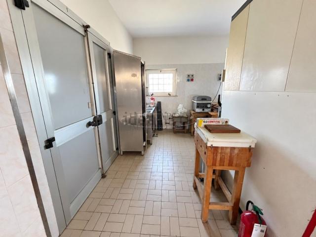 Locale Commerciale in vendita a Monterchi