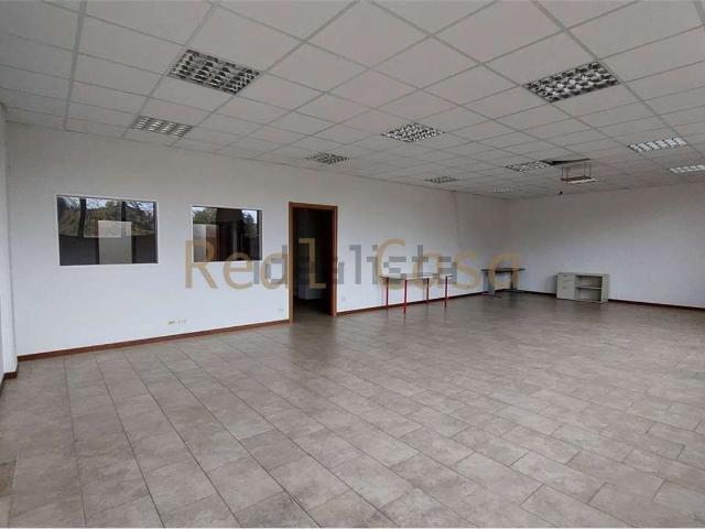 Locale Commerciale in vendita a San Faustino-Madonnina-Quattroville, Modena