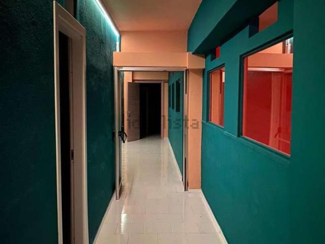 Locale Commerciale in vendita a Nola, Campania