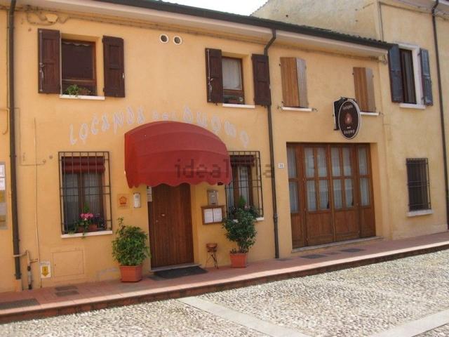 Locale Commerciale in vendita a Portomaggiore, Reggio Emilia