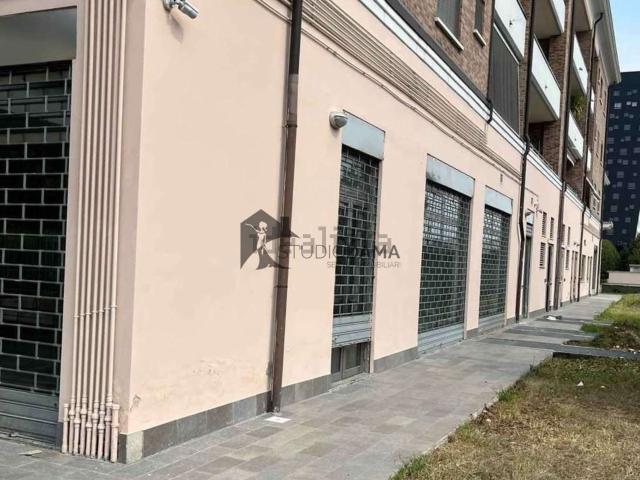 Locale Commerciale in vendita a Pero