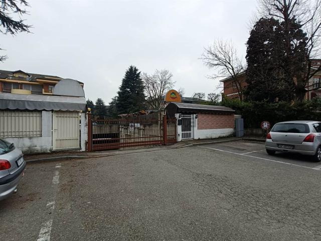 Locale Commerciale in vendita a Piemonte, Torino