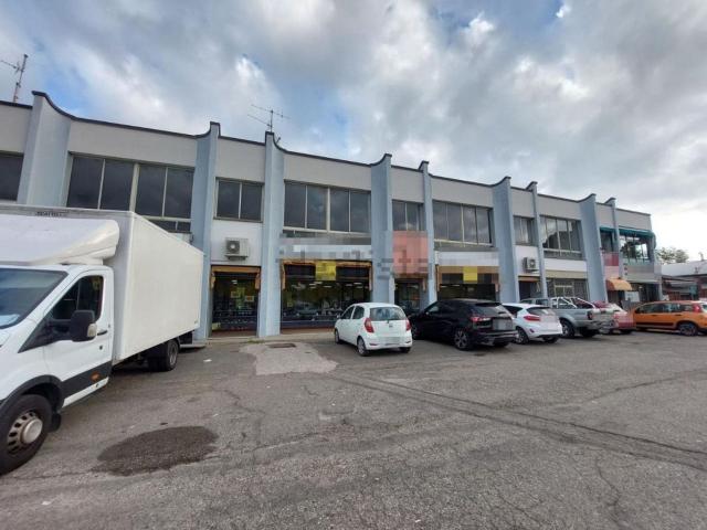 Locale Commerciale in vendita a Nuovo Circondario Imolese, Dozza Imolese