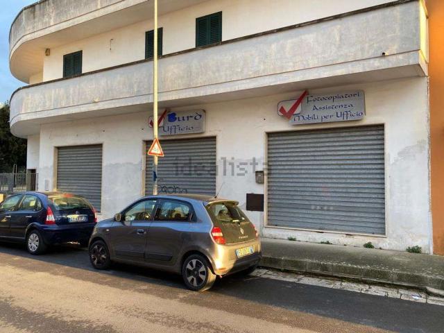 Locale Commerciale in vendita a Puglia, Lecce