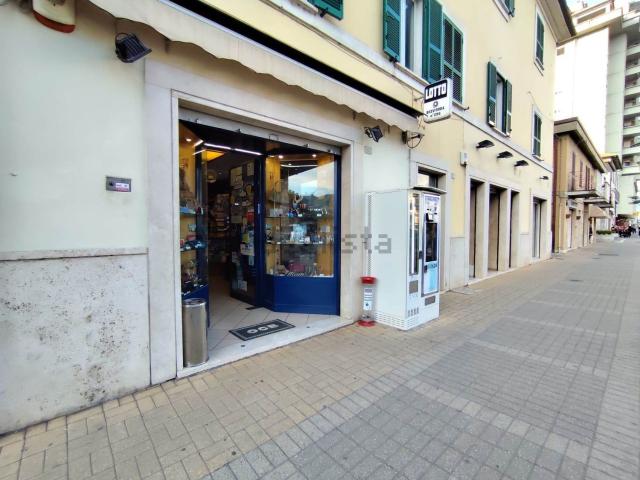 Locale Commerciale in vendita a Zona Industriale Sant'Anna, Narni